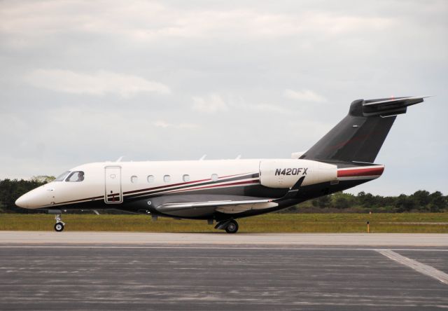 Embraer Legacy 450 (N420FX)