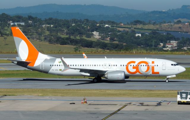 Boeing 737-800 (PS-GRA)