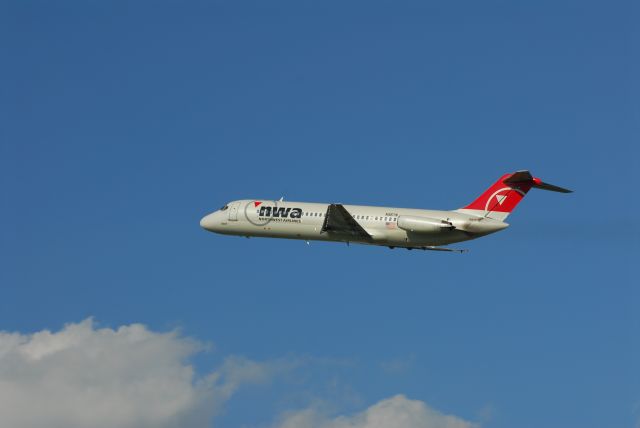 Douglas DC-9-10 (N967N)