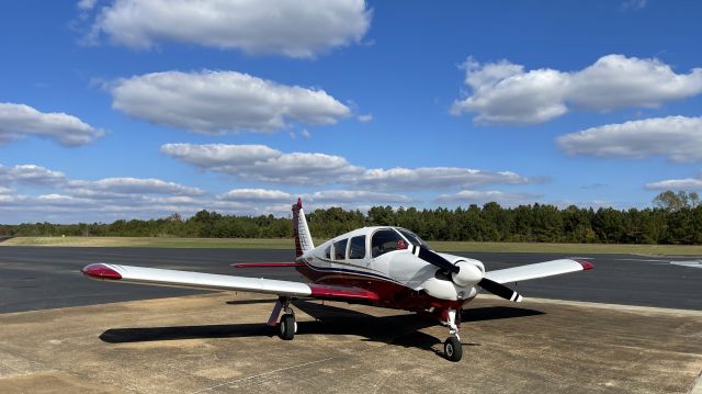 Piper Cherokee (N2978R)