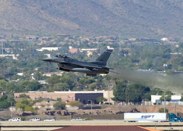 Lockheed F-16 Fighting Falcon —