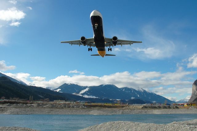 Airbus A321 (G-OZBS) - On final for rwy08 ... the Tyrolean Sint Maarten ;-)