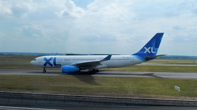 Airbus A330-200 (F-GRSQ) - Airbus A330-243 taxiing out as SE64 to Punta Cana