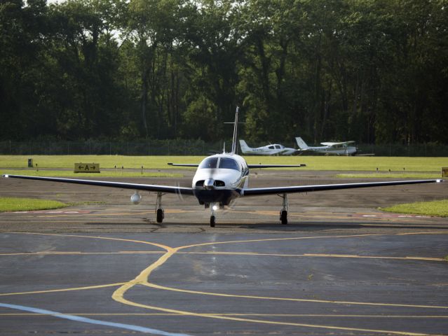 Piper Malibu Mirage (N211MA) - Note the clean, high aspect ratio wing.