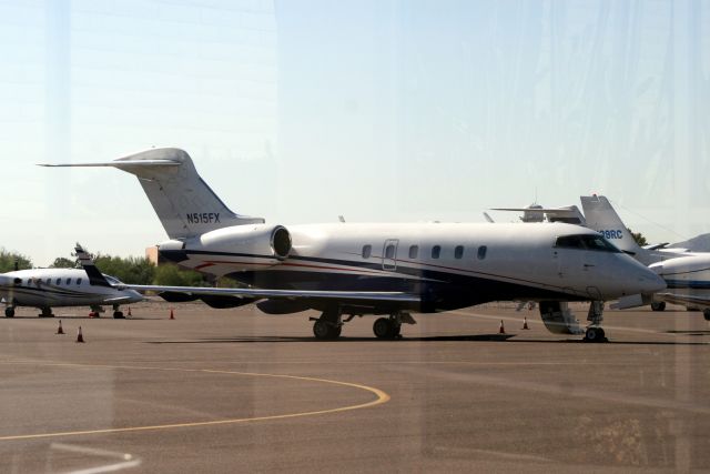 Bombardier Challenger 300 (N515FX) - Recently arrived from KCRQ on 26-Oct-10, later departing to KPWK.