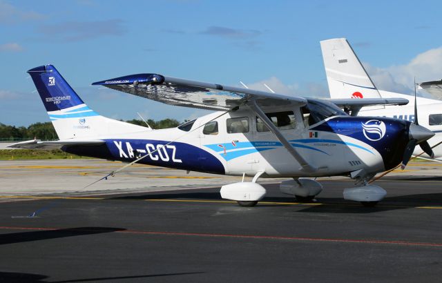 Cessna 206 Stationair (XA-COZ)