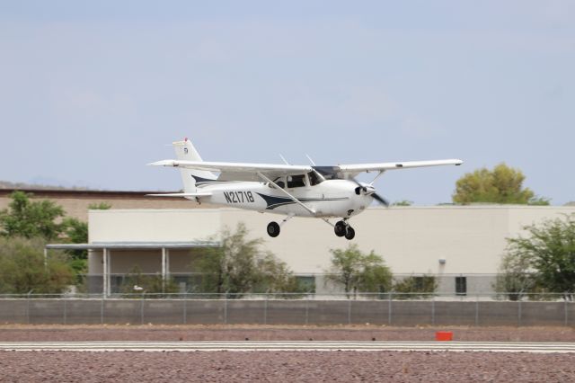 Cessna Skyhawk (N21718)