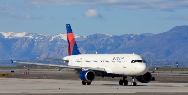 Airbus A320 (N331NW)
