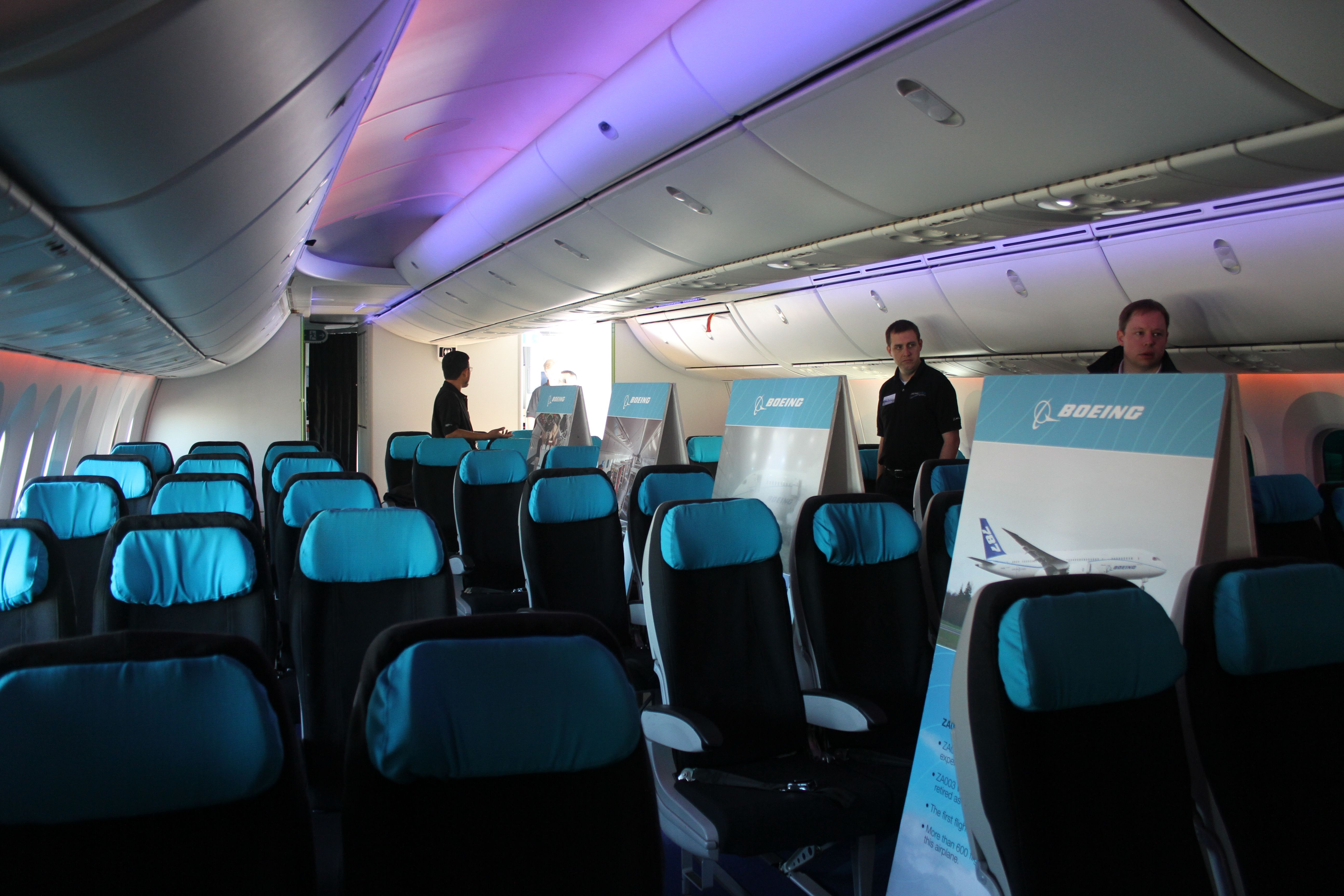 Boeing 787-8 (N787BX)