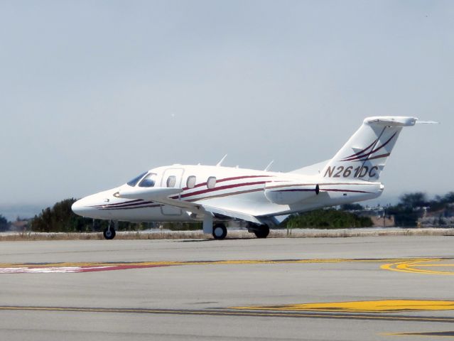 Eclipse 500 (N261DC) - An Eclipse Jet. Landing roll out.