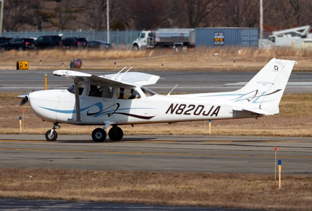 Cessna Skyhawk (N820JA)