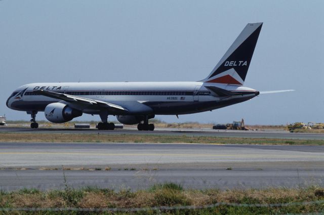 BOEING 767-200 (N638DL) - Departure at San Francisco Intl Airport Rwy01R at 1991/09/11