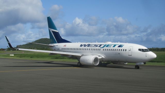 Boeing 737-700 (C-FWSX)