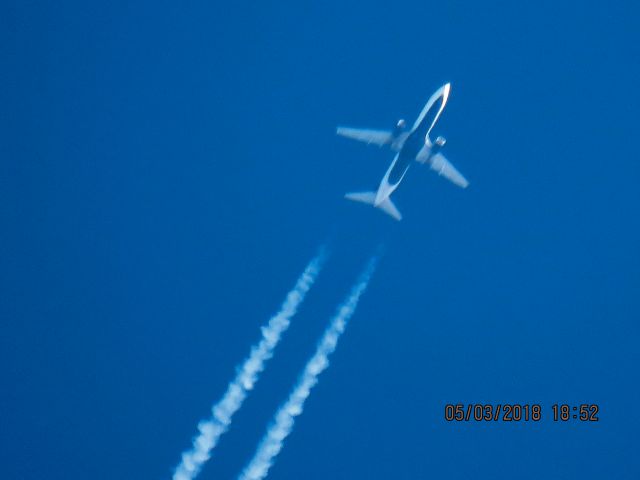 Boeing 737-800 (N375DA)