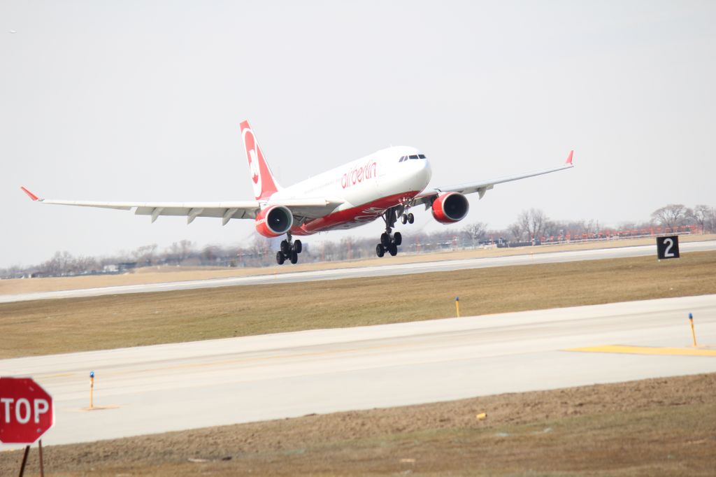 Airbus A330-300 (D-ALPJ)