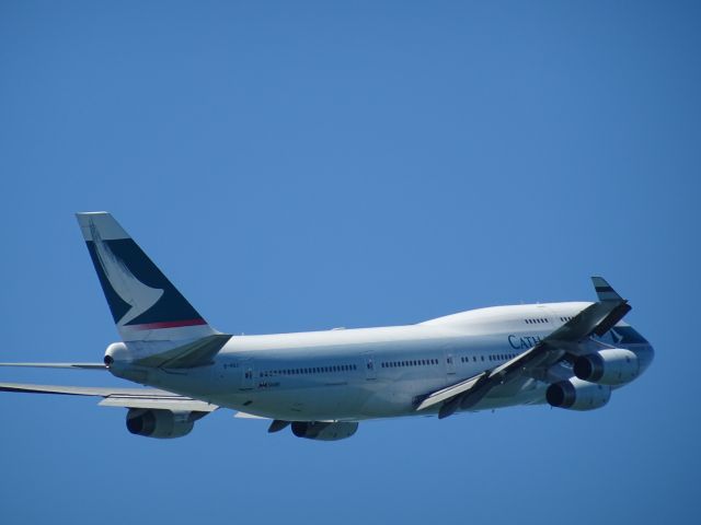 Boeing 747-400 (B-HUJ)