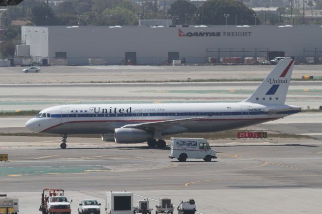 Airbus A320 (N475UA)