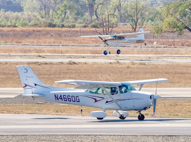 Cessna Skyhawk (N4660G) - Cessna 172N at Livermore Municipal Airport. Livermore CA, October 2020