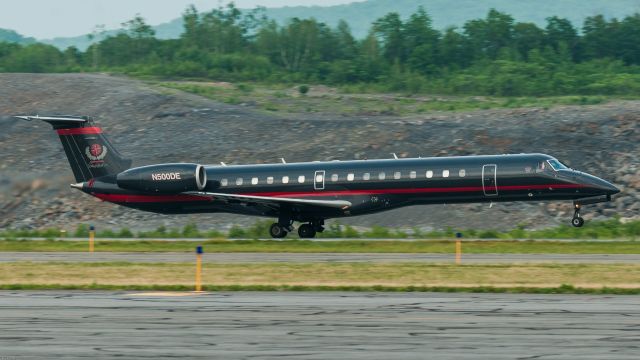 Embraer ERJ-145 (N500DE)