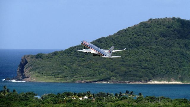 Boeing 757-200 (N676AN)