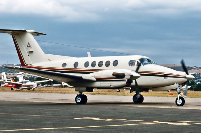 Beechcraft Super King Air 200 (VH-ARZ) - BEECH 200 SUPER KING AIR - REG : VH-ARZ (CN BB-1019) - PARAFIELD AIRPORT ADELAIDE SA. AUSTRALIA - YPPF 11/3/1989