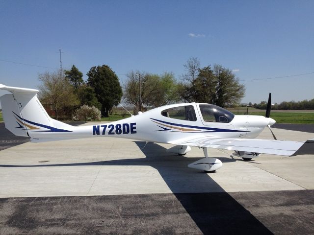 Diamond DA-20 (N728DE)