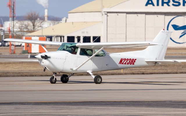 Cessna Skyhawk (N2238E)