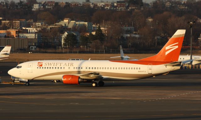 BOEING 737-400 (N804TJ)