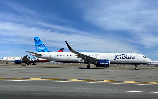 Airbus A321neo (N4022J) - 04/05/2022v- London Calling 