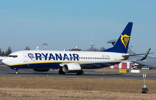 Boeing 737-800 (EI-DWJ) - Spotting EPRZ