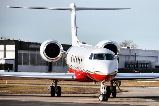 Gulfstream Aerospace Gulfstream V (N551TG) - Privately owned 2009 Gulfstream Aerospace GV-SP (G550) arriving into the Buffalo Niagara International Airport 