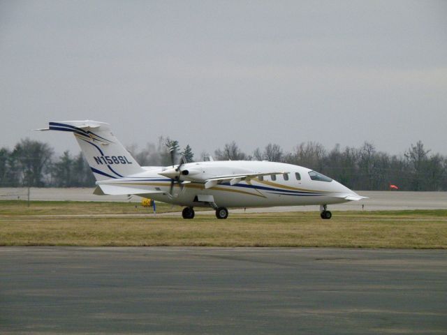 Piaggio P.180 Avanti (N158SL) - A Piaggio P180 (N158SL ) taxis to Runway 22 at Blue Grass Airport (KLEX)