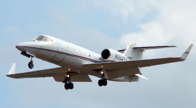 Learjet 31 (N322TS) - landing 30L, San Antonio