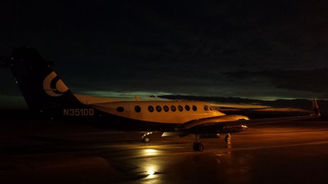 Beechcraft Super King Air 300 (N351DD)