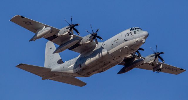 Lockheed C-130 Hercules (00-5375) - Spotted at KPHX on December 12, 2020br /40th street and University