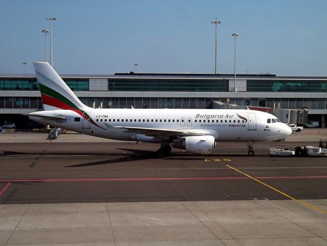 Airbus A319 (LZ-FBA)