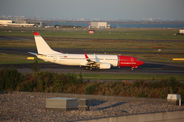 Boeing 737-700 (LN-NOQ) - Taxie from gate, to takeoff, August 2009