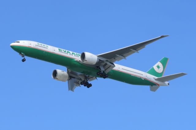 BOEING 777-300ER (B-16710)