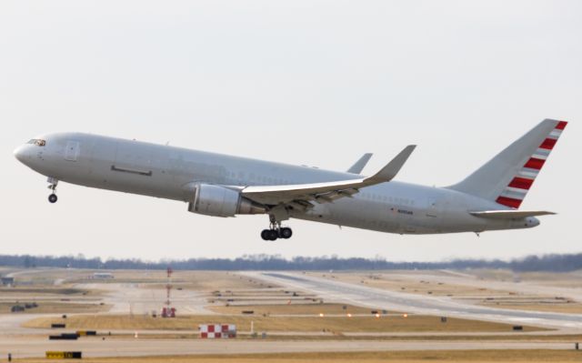 BOEING 767-300 (N395AN) - runway 18 left departure this afternoon