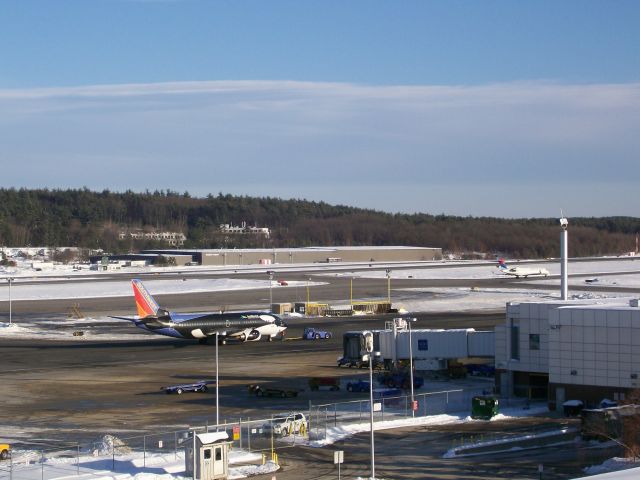 Boeing 737-700 — - The Southwest SHAMU on taxi at MHT