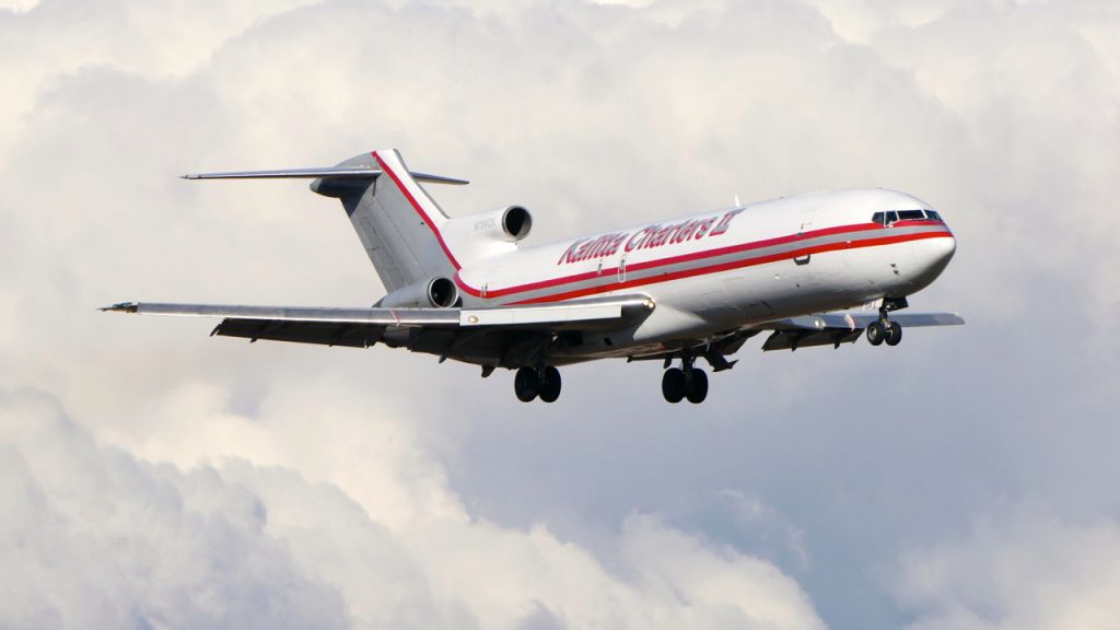 BOEING 727-200 (N724CK) - KII724 on final to Rwy 16R to complete a flight from KCNO on 3.8.19. (B727-225(A)(F) / ln 831 / cn 20383).