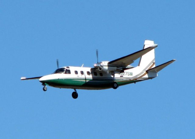 Gulfstream Aerospace Jetprop Commander (N927SM) - Nice looking Turbo Commander landing on runway 23 at the Shreveport Regional Airport.