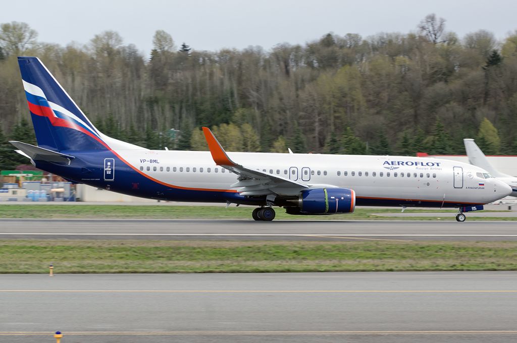 Boeing 737-800 (VP-BML) - Full Quality Photo a rel=nofollow href=http://www.airliners.net/photo/Aeroflot/Boeing-737-800/4305327http://www.airliners.net/photo/Aeroflot/Boeing-737-800/4305327/a