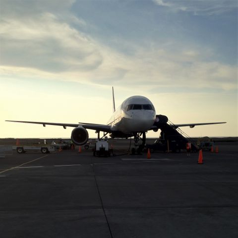 Boeing 757-200 — - Delta 757 on ramp at Kona