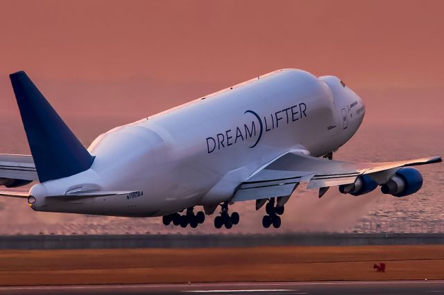 Boeing 747-400 (N780BA) - Boeing 747-409(LCF) Dreamlifter GTI4131  RJGG/NGO - PANC