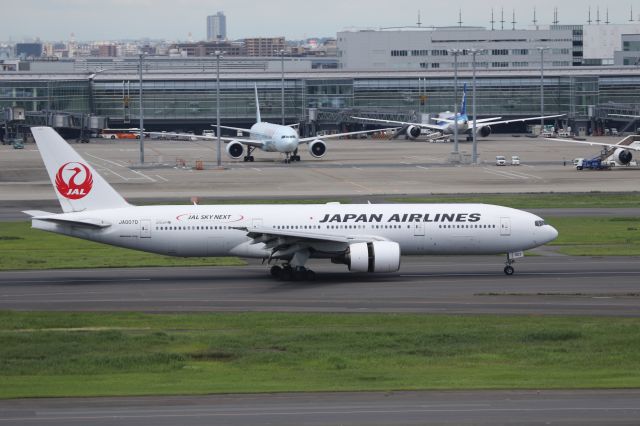 Boeing 777-200 (JA007D) - 20 June 2015