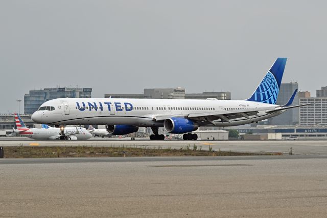 BOEING 757-300 (N78866)