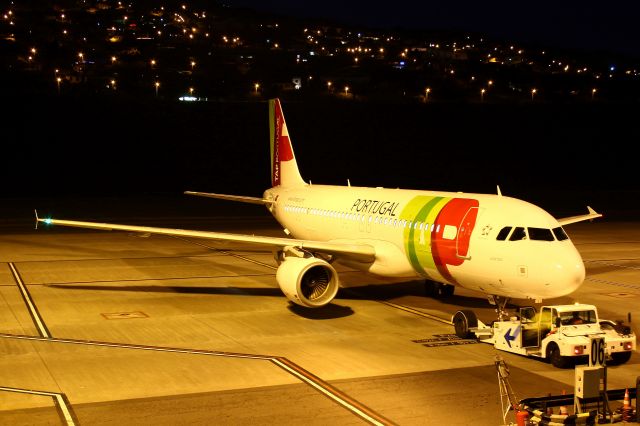 Airbus A320 (CS-TMW)