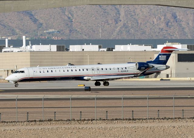 Canadair Regional Jet CRJ-900 (N244LR)