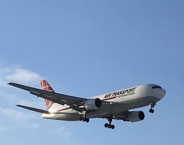 BOEING 767-200 (N255CM) - Runway 7 arrival! 1/15/22.